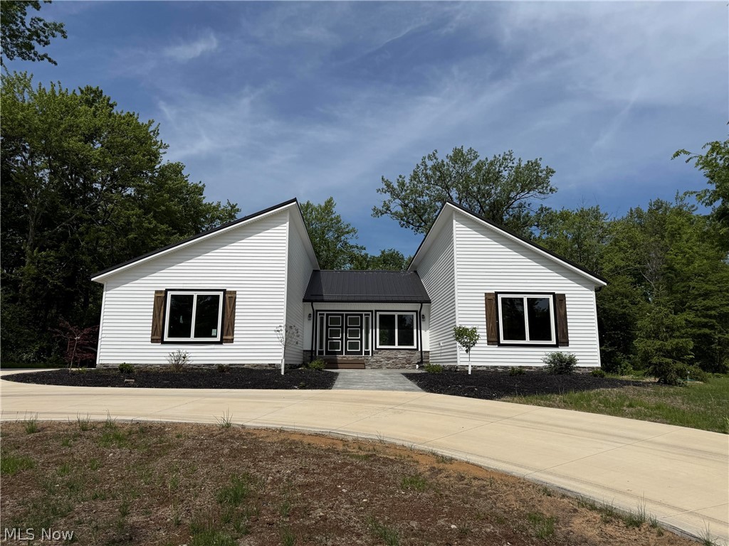 3940 Ellendale Road Property Photo 1