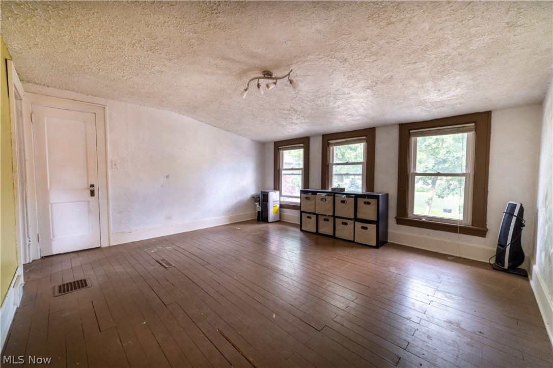 224 Meadowbrook Avenue Property Photo 23