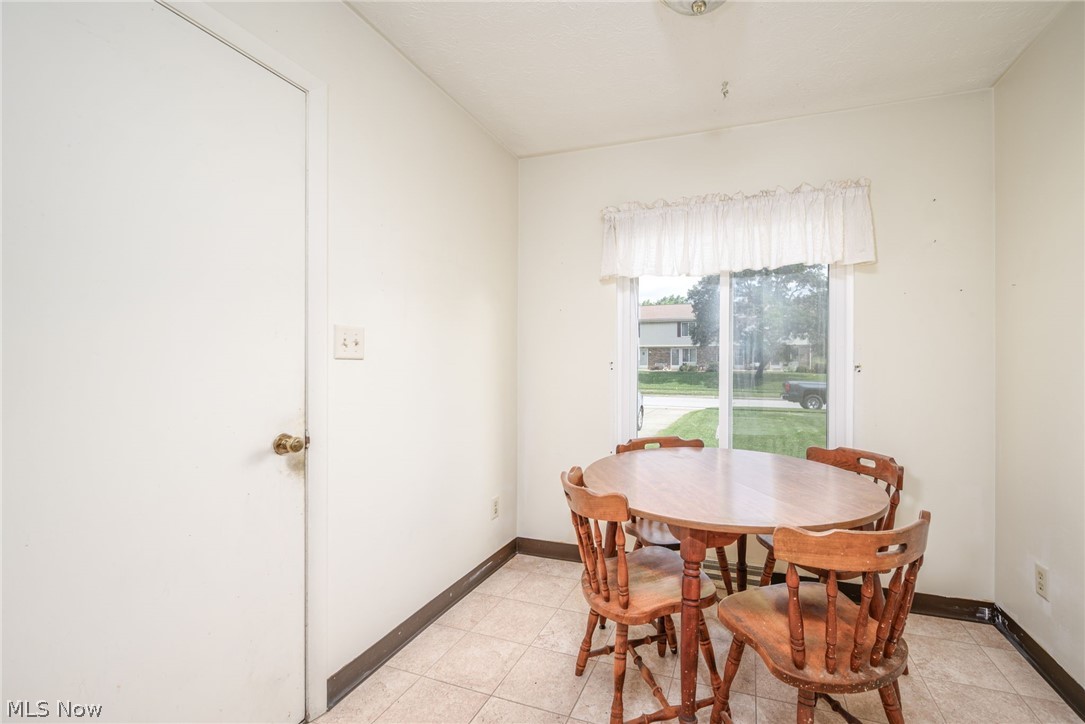 2292 Echo Valley Drive Property Photo 10