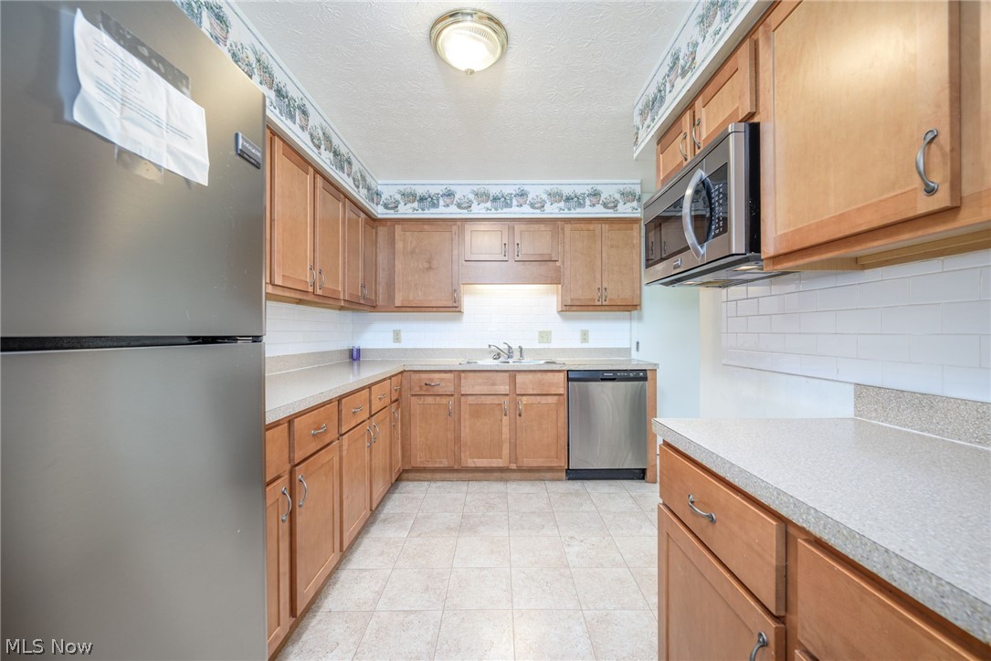 2292 Echo Valley Drive Property Photo 11