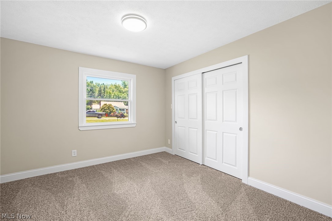 1371 Krumroy Road Property Photo 6