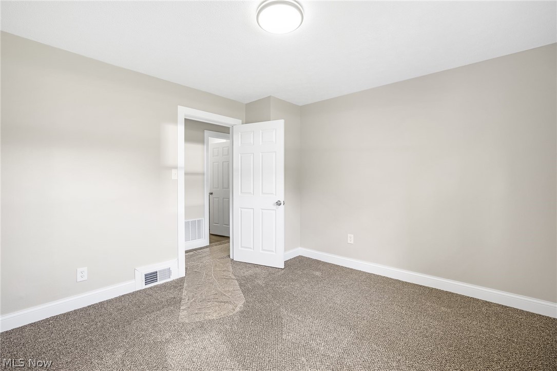 1371 Krumroy Road Property Photo 7