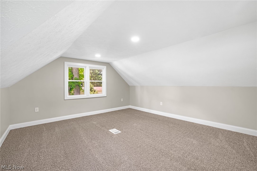 1371 Krumroy Road Property Photo 11
