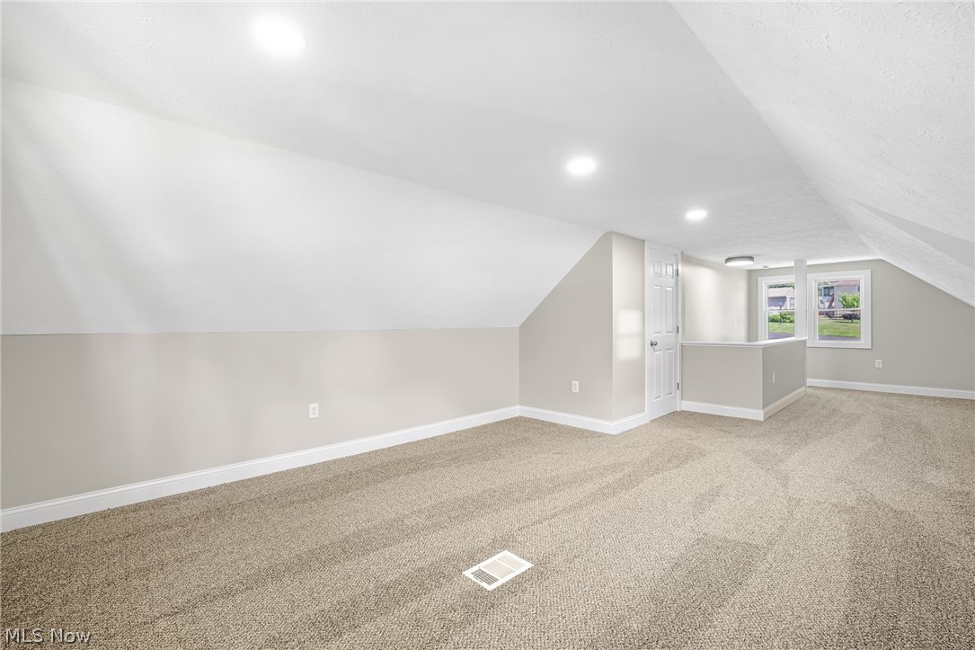 1371 Krumroy Road Property Photo 12