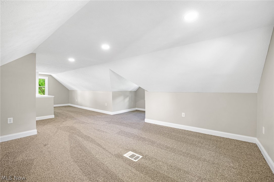 1371 Krumroy Road Property Photo 13