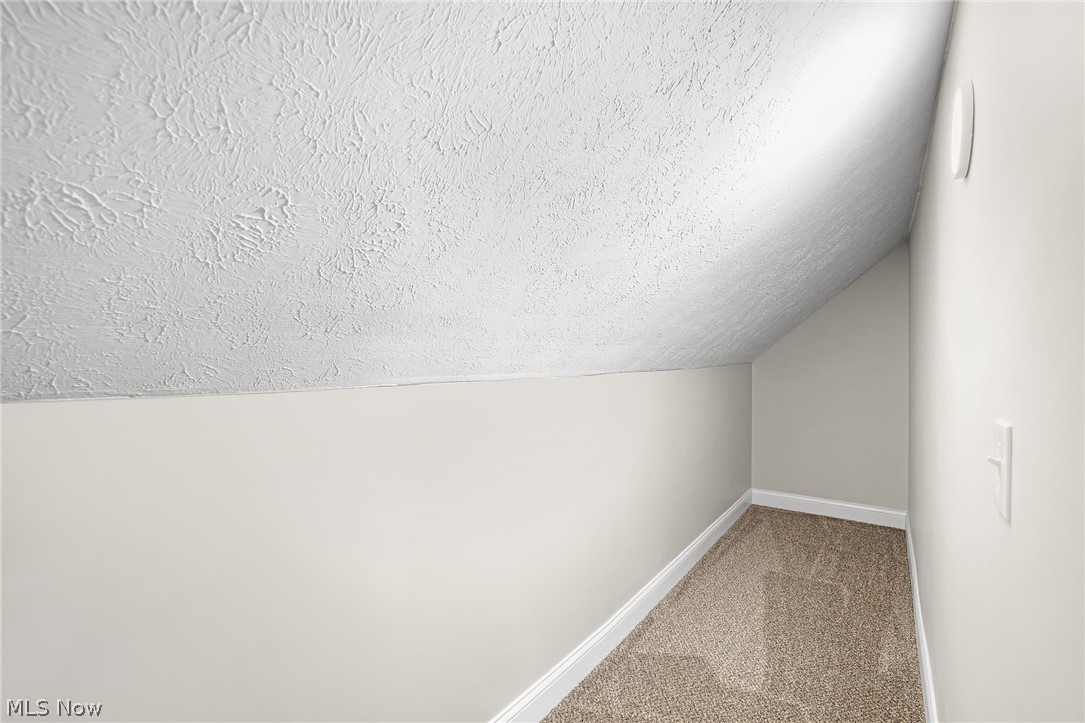 1371 Krumroy Road Property Photo 15