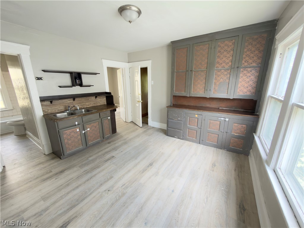 4101 E 64th Street Property Photo 3