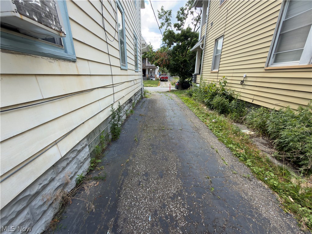 4101 E 64th Street Property Photo 16