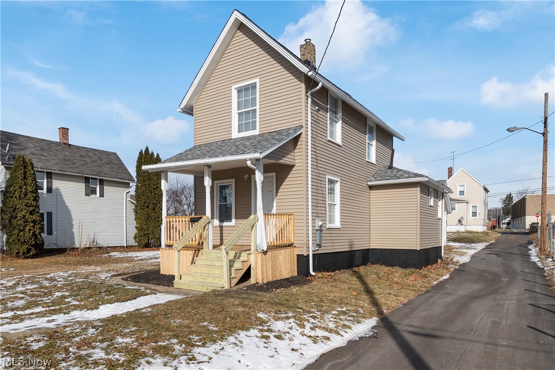 1747 5th Street Se Property Photo 1