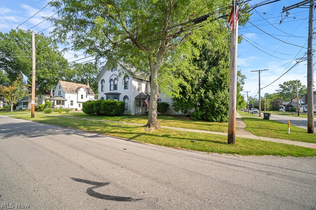178 E Bridge Street Property Photo 3
