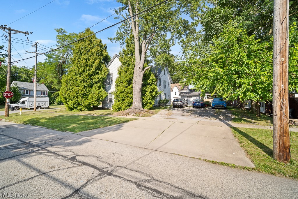 178 E Bridge Street Property Photo 6