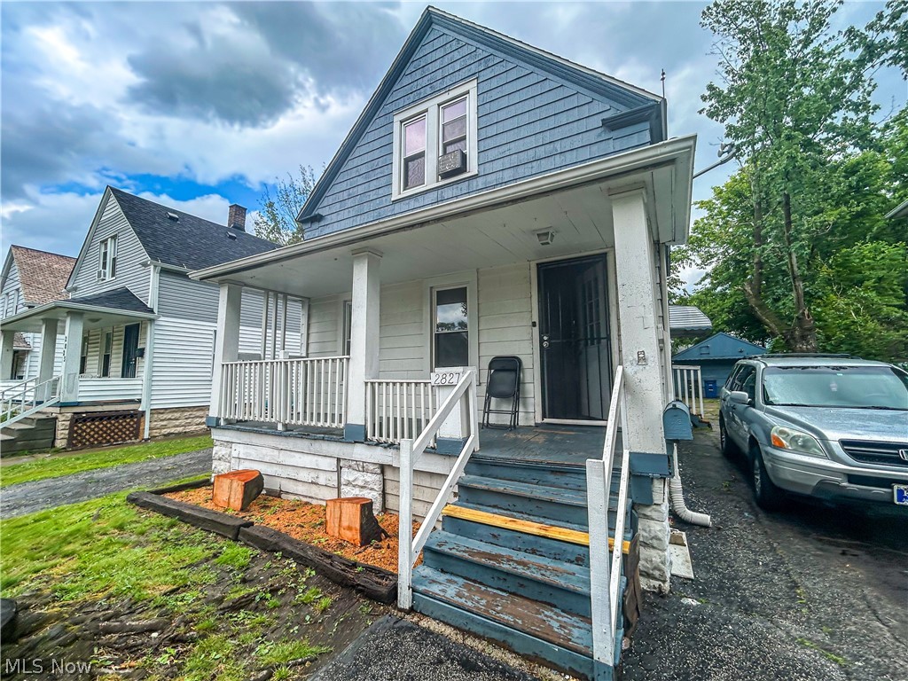 2827 E 119th Street