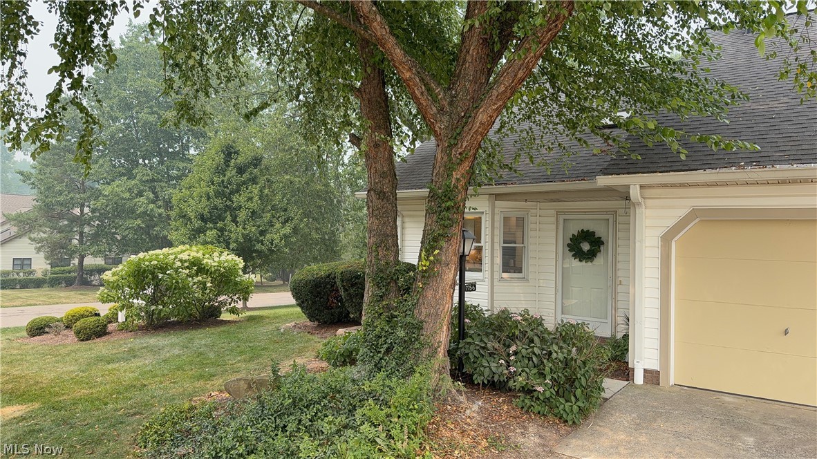 775-6 Hampton Circle Property Photo 35