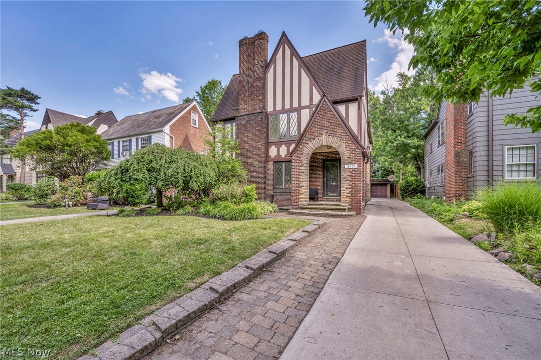 18428 Winslow Road Property Photo 1