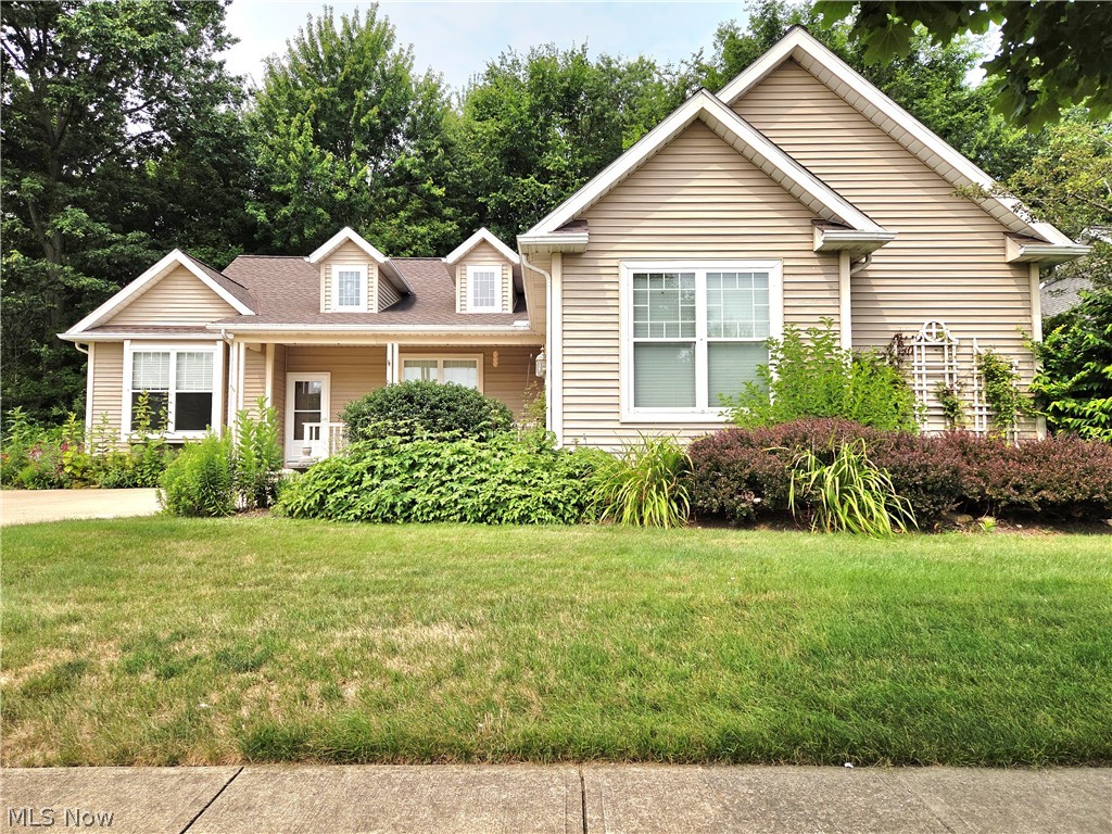 1901 Pembrooke Lane Property Photo 4