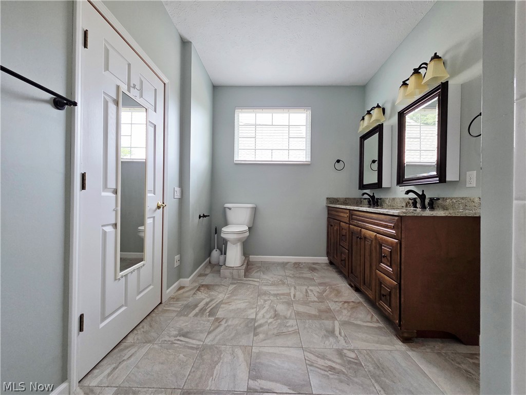 1901 Pembrooke Lane Property Photo 29