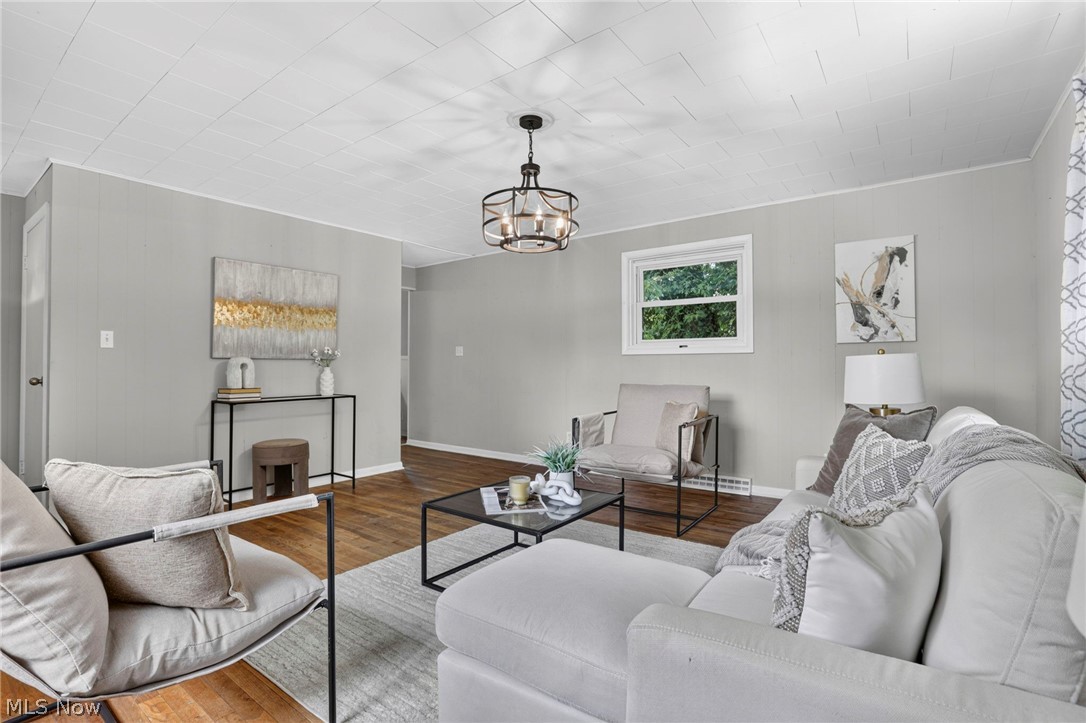86 Van Sant Street Property Photo 4