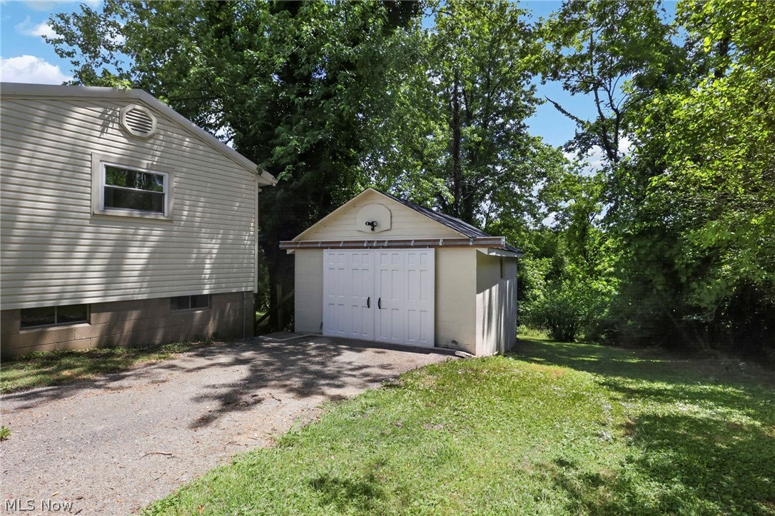 86 Van Sant Street Property Photo 18