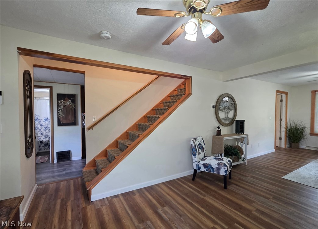 2335 W River Road Property Photo 7