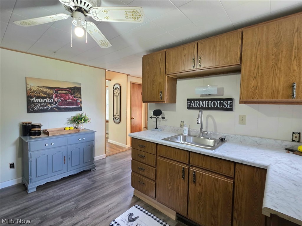 2335 W River Road Property Photo 10
