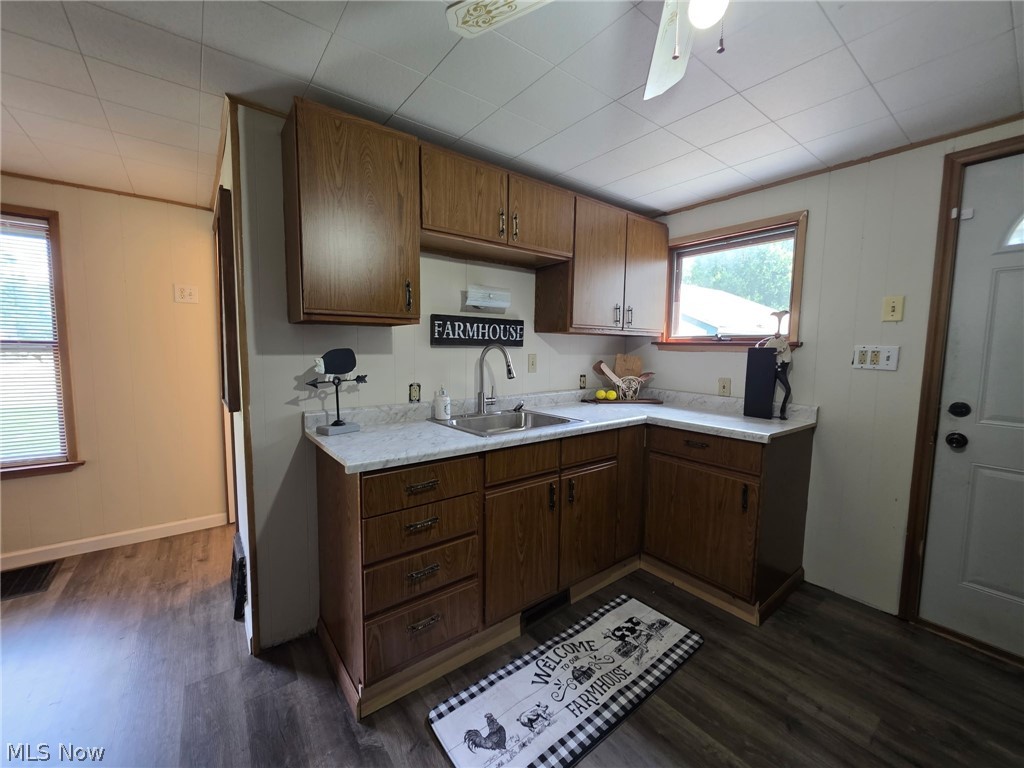2335 W River Road Property Photo 12