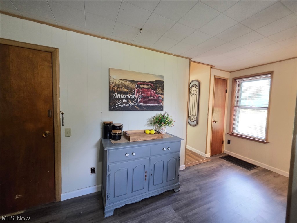 2335 W River Road Property Photo 14