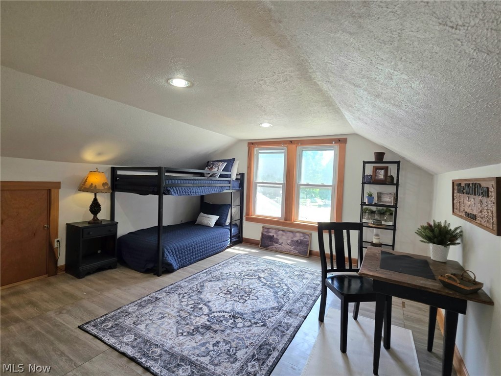 2335 W River Road Property Photo 19