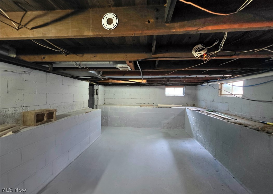 2335 W River Road Property Photo 27
