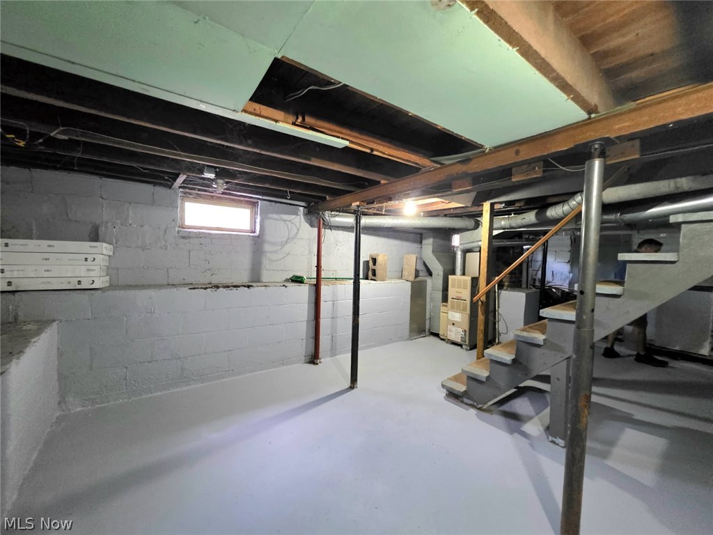 2335 W River Road Property Photo 30