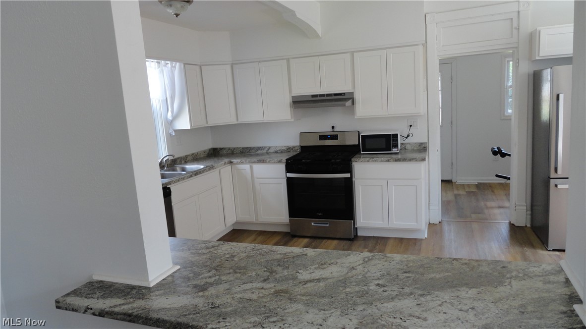 128 Columbia Property Photo 15