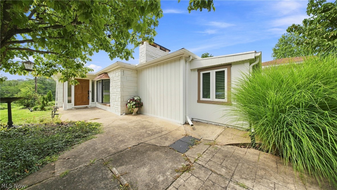 789 Colegate Drive Property Photo 2