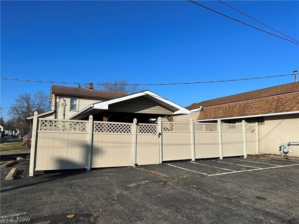 230 N Main Street Property Photo 5