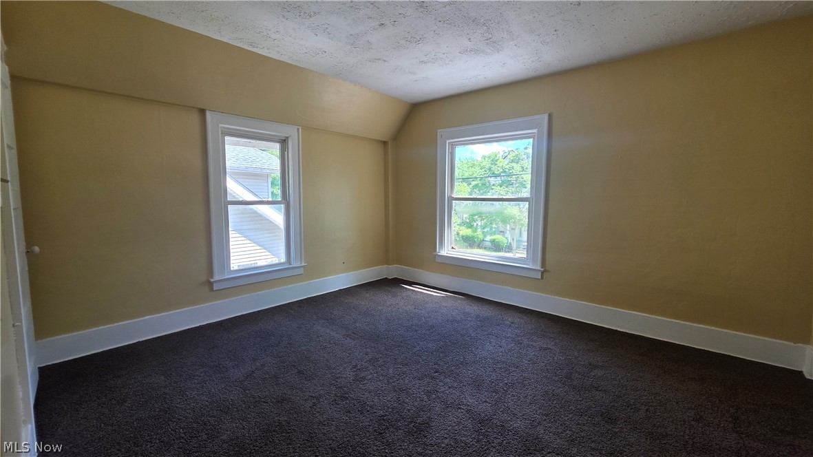 846 Hunter Street Property Photo 7