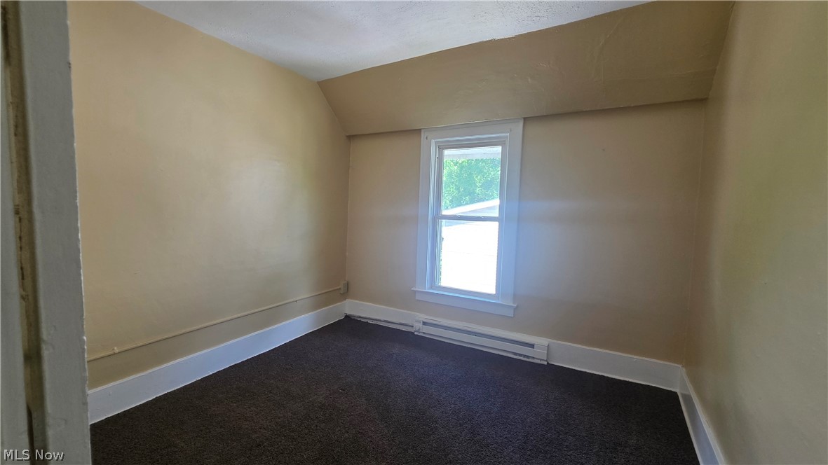 846 Hunter Street Property Photo 8