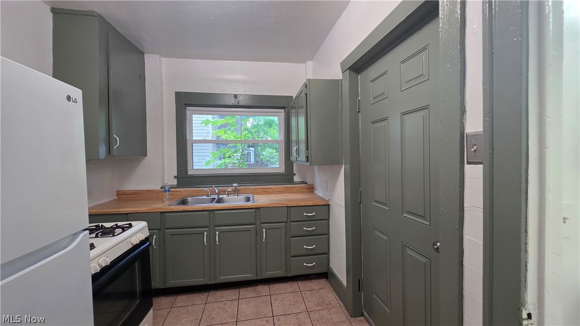 846 Hunter Street Property Photo 35