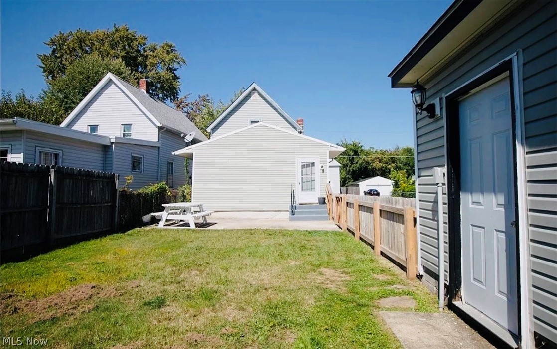 1614 E 49th Street Property Photo 6