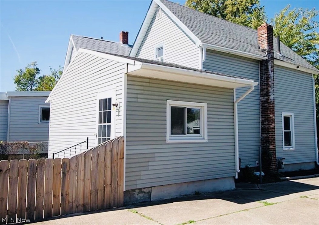 1614 E 49th Street Property Photo 16