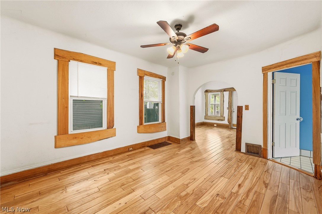 6914 Wakefield Avenue Property Photo 10