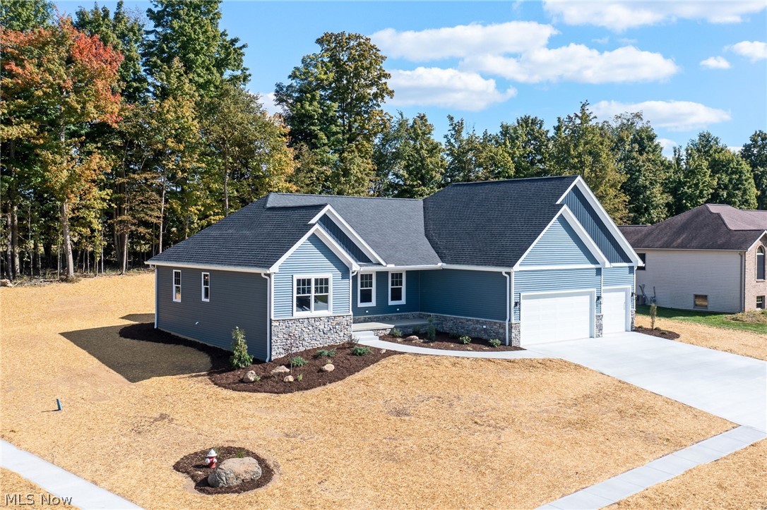 2745 Hickory Court Property Photo 3