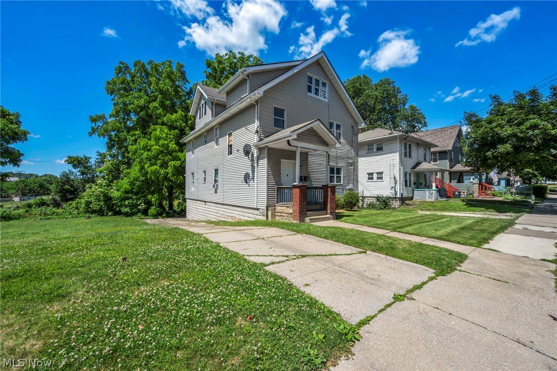1288 Pondview Avenue Property Photo 3