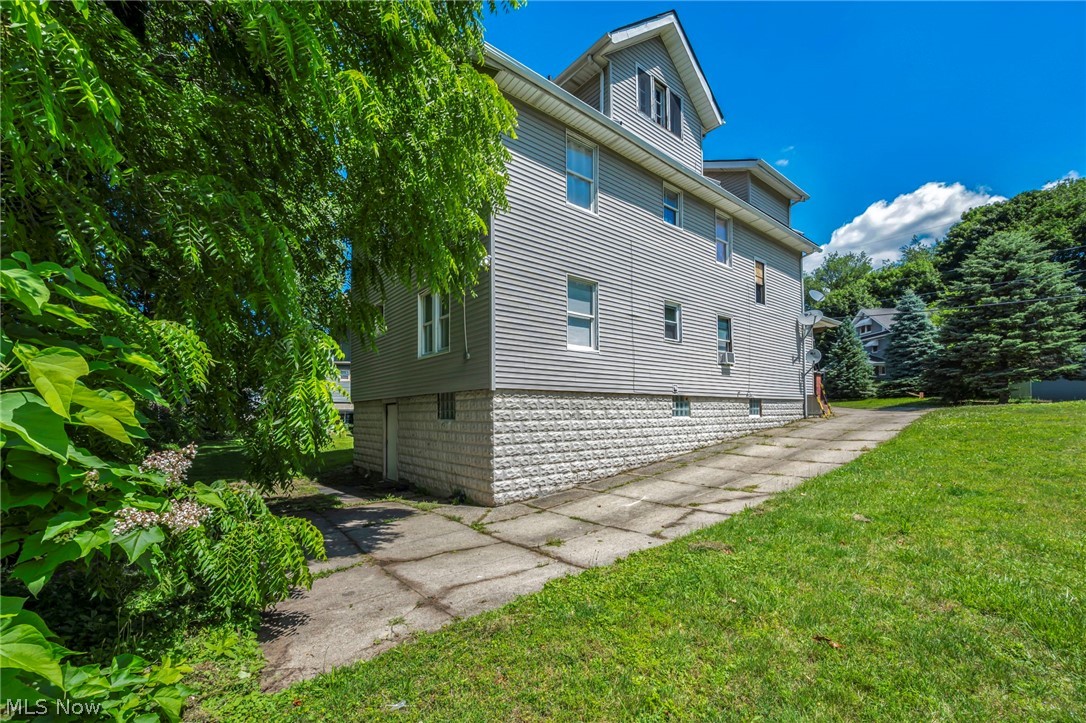 1288 Pondview Avenue Property Photo 6