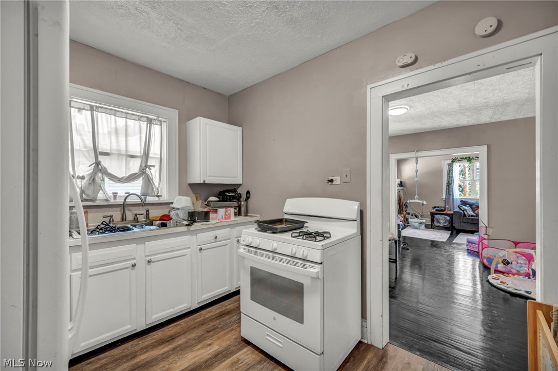 1288 Pondview Avenue Property Photo 7