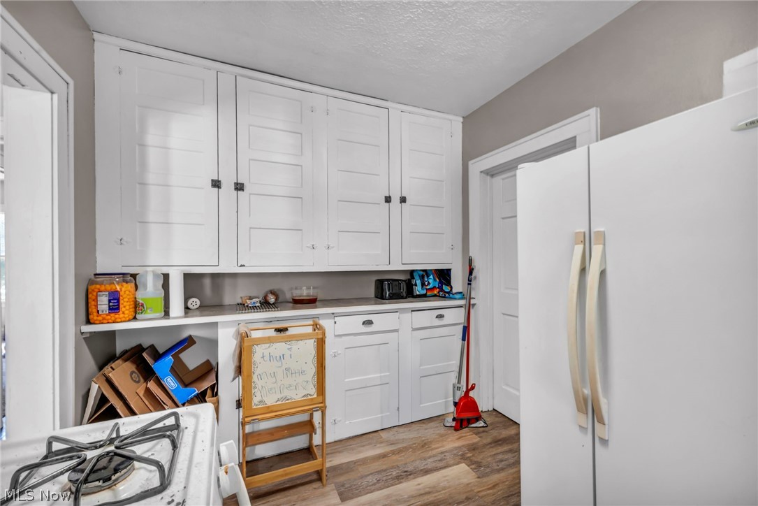 1288 Pondview Avenue Property Photo 8