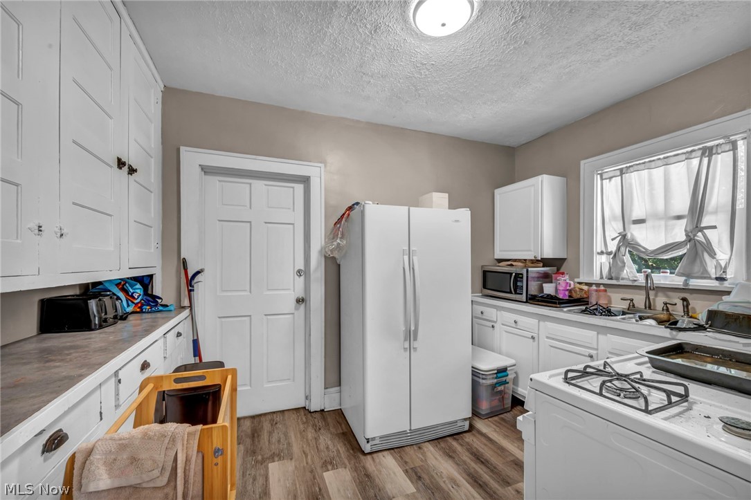 1288 Pondview Avenue Property Photo 9