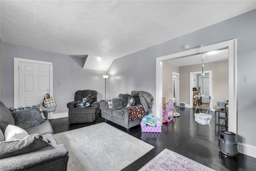 1288 Pondview Avenue Property Photo 13