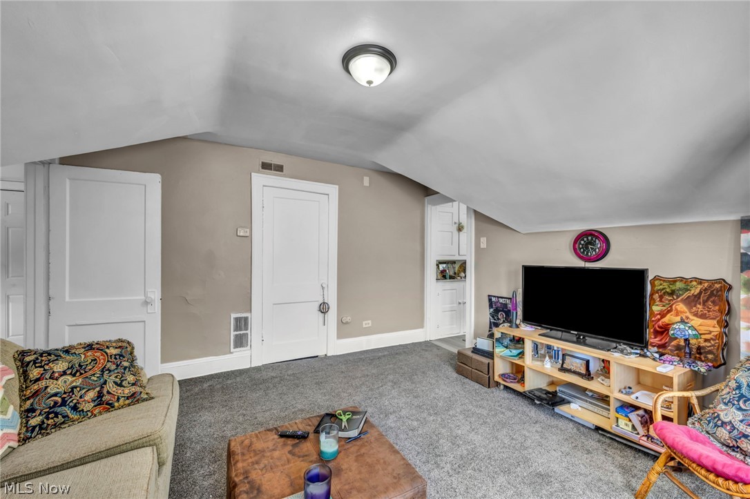 1288 Pondview Avenue Property Photo 24