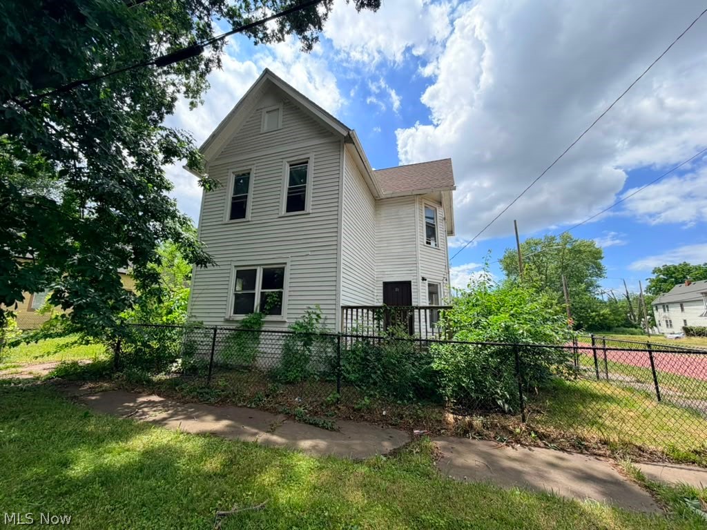 2982 E 67th Street Property Photo 2