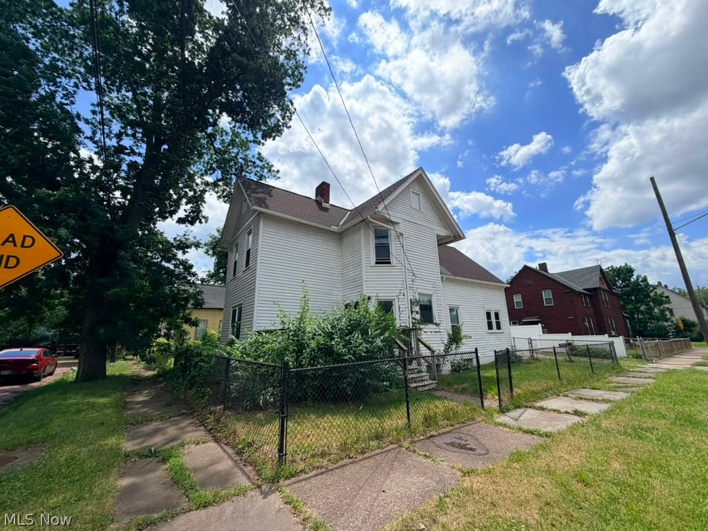 2982 E 67th Street Property Photo 4