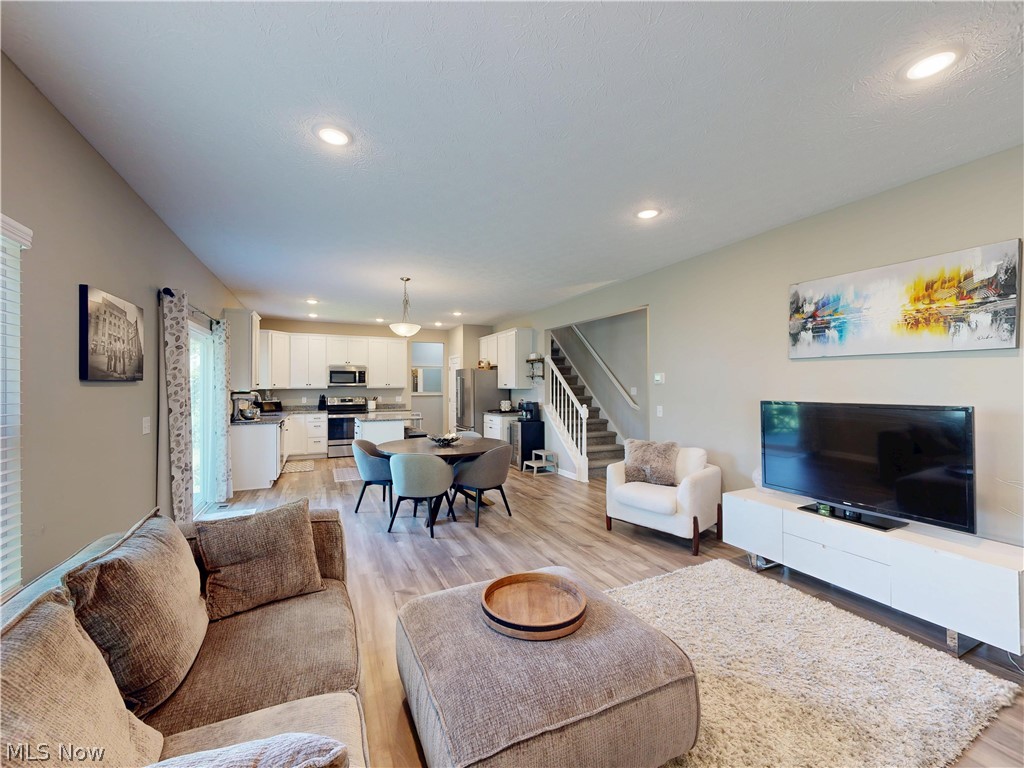 1223 Selena Grove Property Photo 7