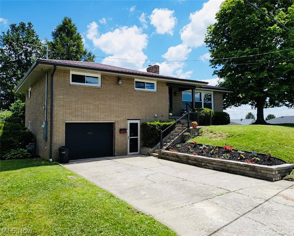 100 Valley Road Property Photo 1